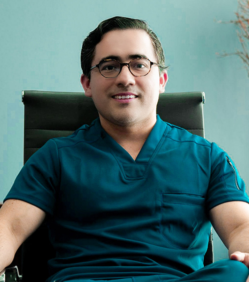 Neurocirujano Josué Cervantes González